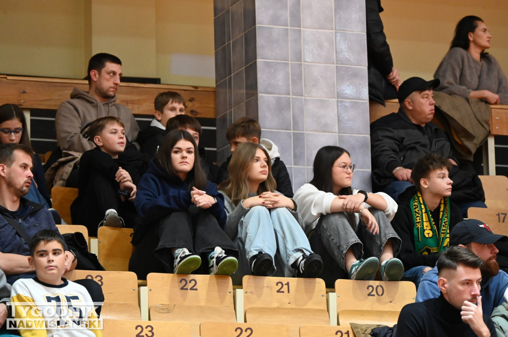 Kibice ma meczu MKKS Siarka - Dziki Basket Mielec