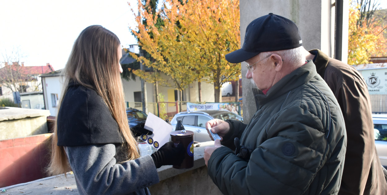 Sandomierska kwesta na rzecz ratowania nagrobków