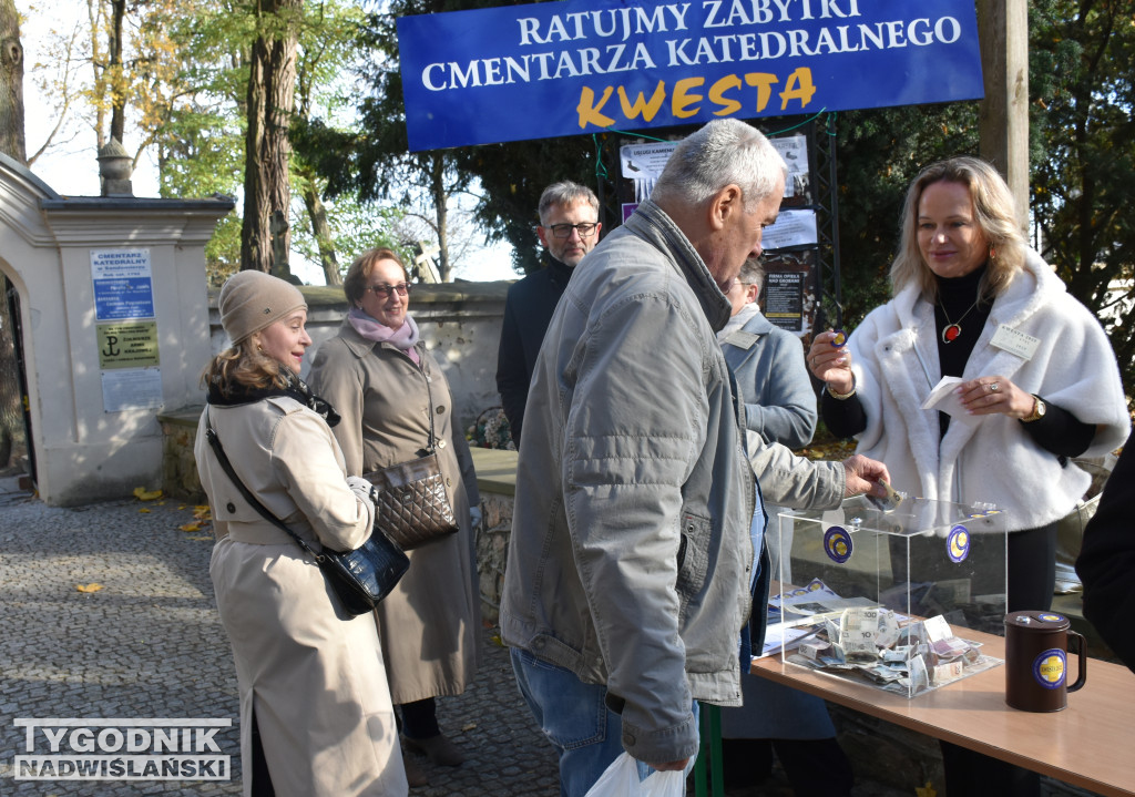 Sandomierska kwesta na rzecz ratowania nagrobków