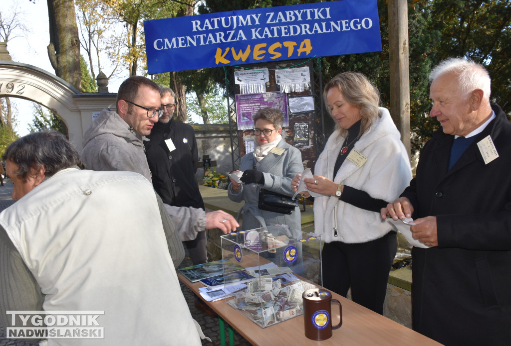 Sandomierska kwesta na rzecz ratowania nagrobków