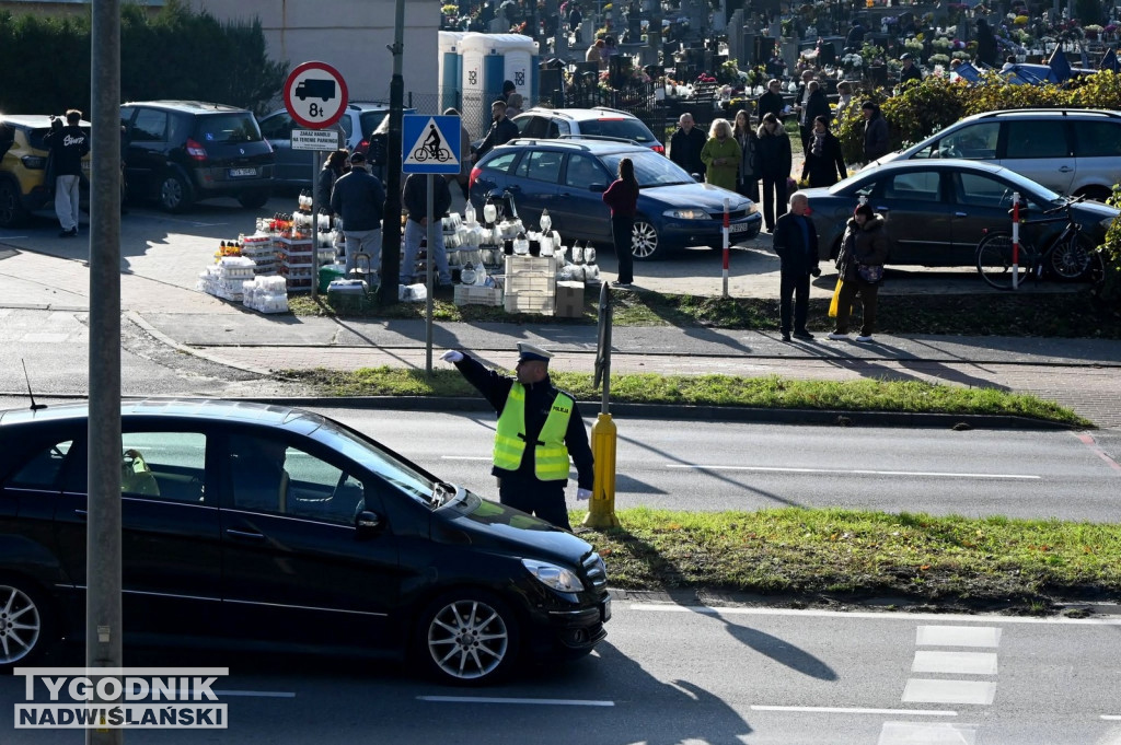 Bezpiecznie przy cmentarzach w Tarnobrzegu