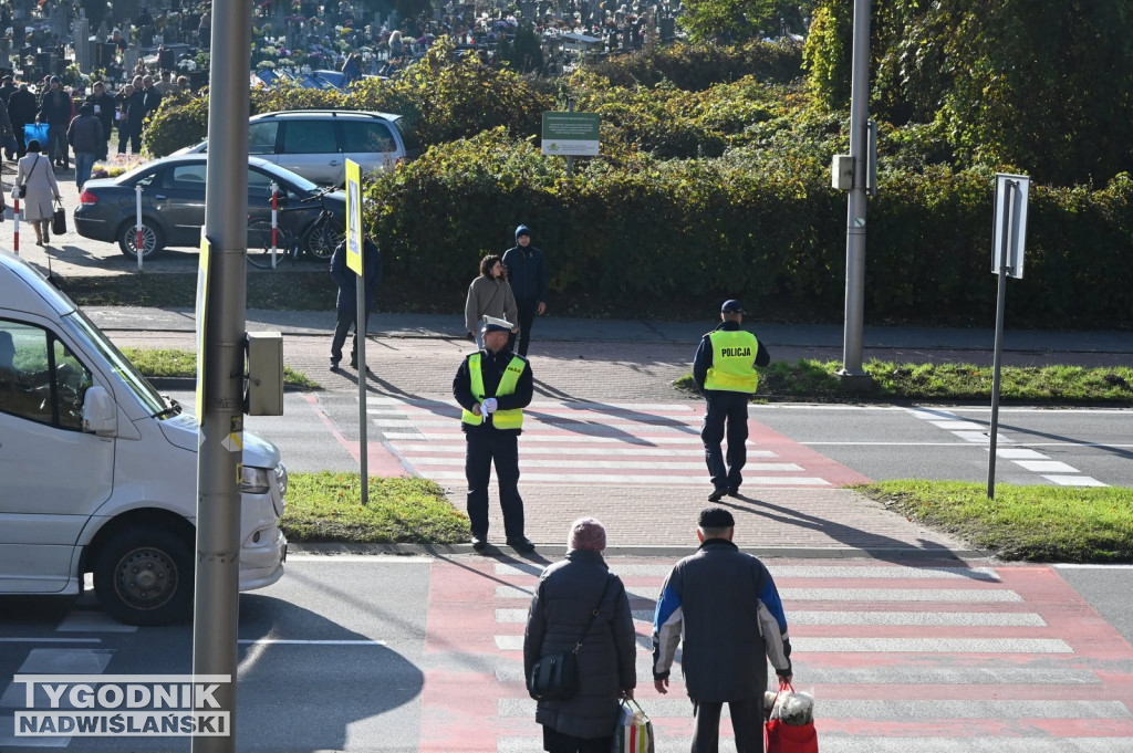 Bezpiecznie przy cmentarzach w Tarnobrzegu