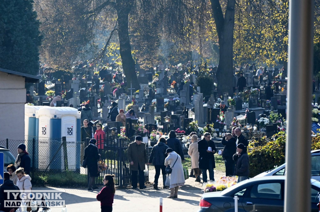 Bezpiecznie przy cmentarzach w Tarnobrzegu