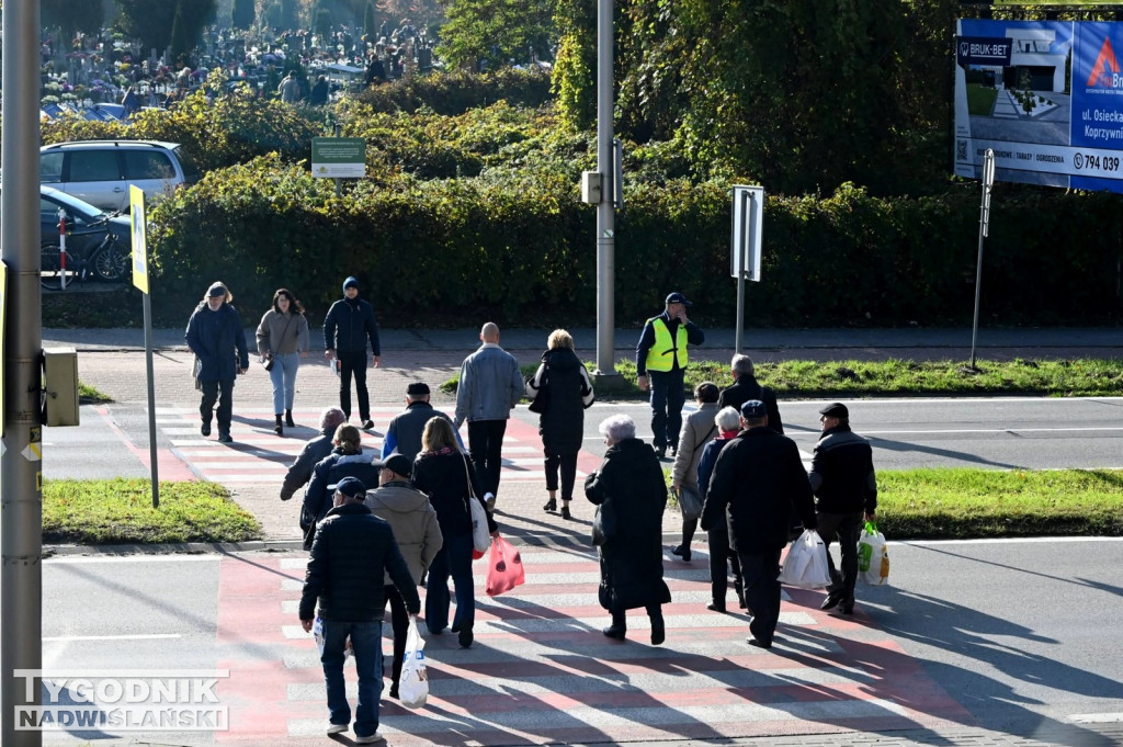 Bezpiecznie przy cmentarzach w Tarnobrzegu