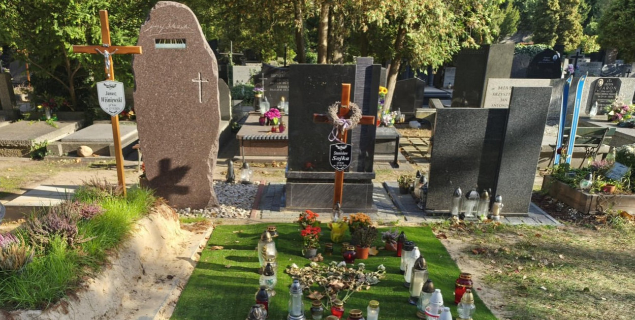Groby sławnych osób na Wojskowych Powązkach