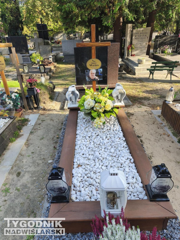 Groby sławnych osób na Wojskowych Powązkach