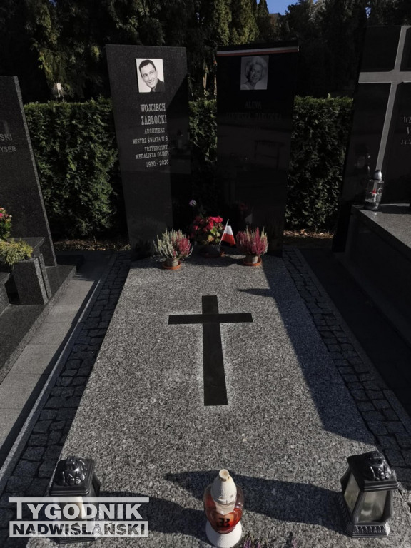 Groby sławnych osób na Wojskowych Powązkach