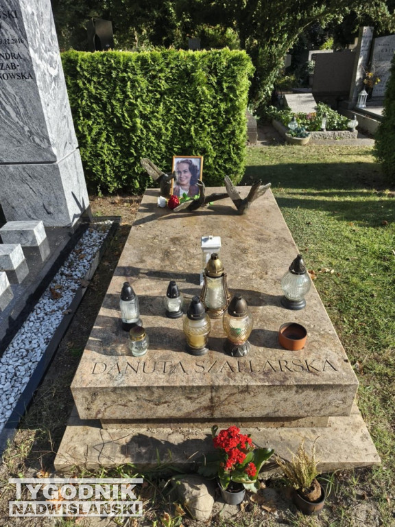 Groby sławnych osób na Wojskowych Powązkach