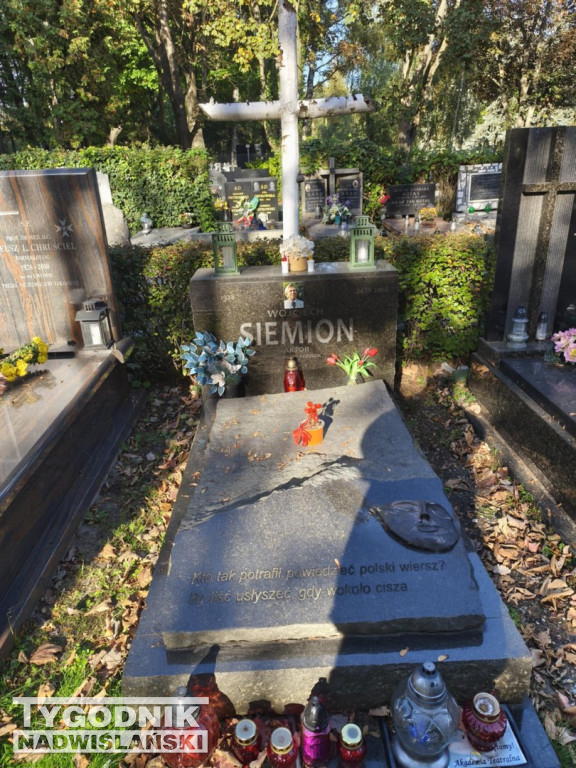 Groby sławnych osób na Wojskowych Powązkach