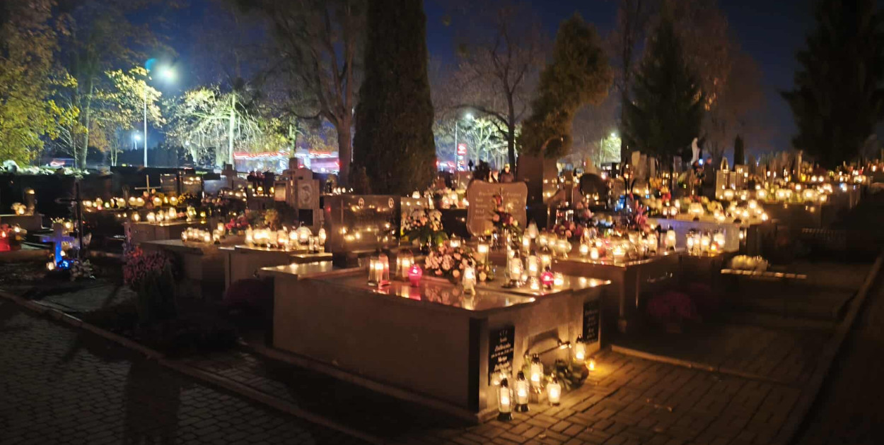 Sandomierskie cmentarze nocą