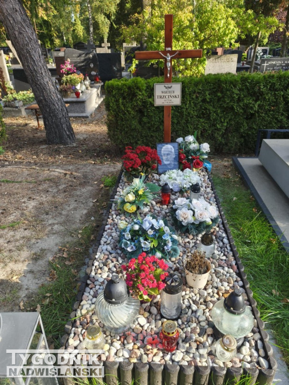 Groby sławnych osób na Wojskowych Powązkach