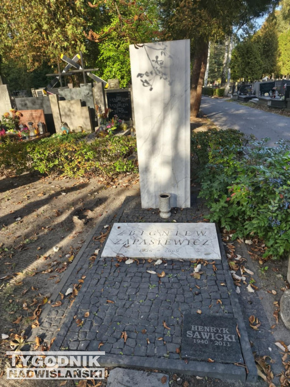 Groby sławnych osób na Wojskowych Powązkach