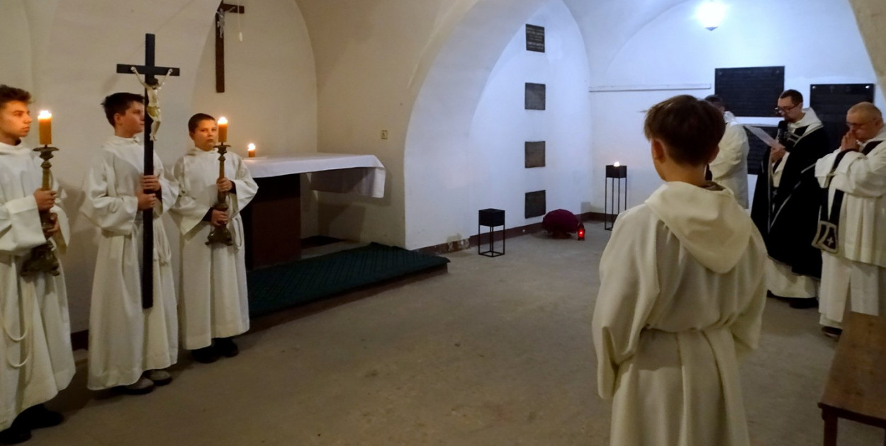 Procesja do krypty Tarnowskich w Tarnobrzegu