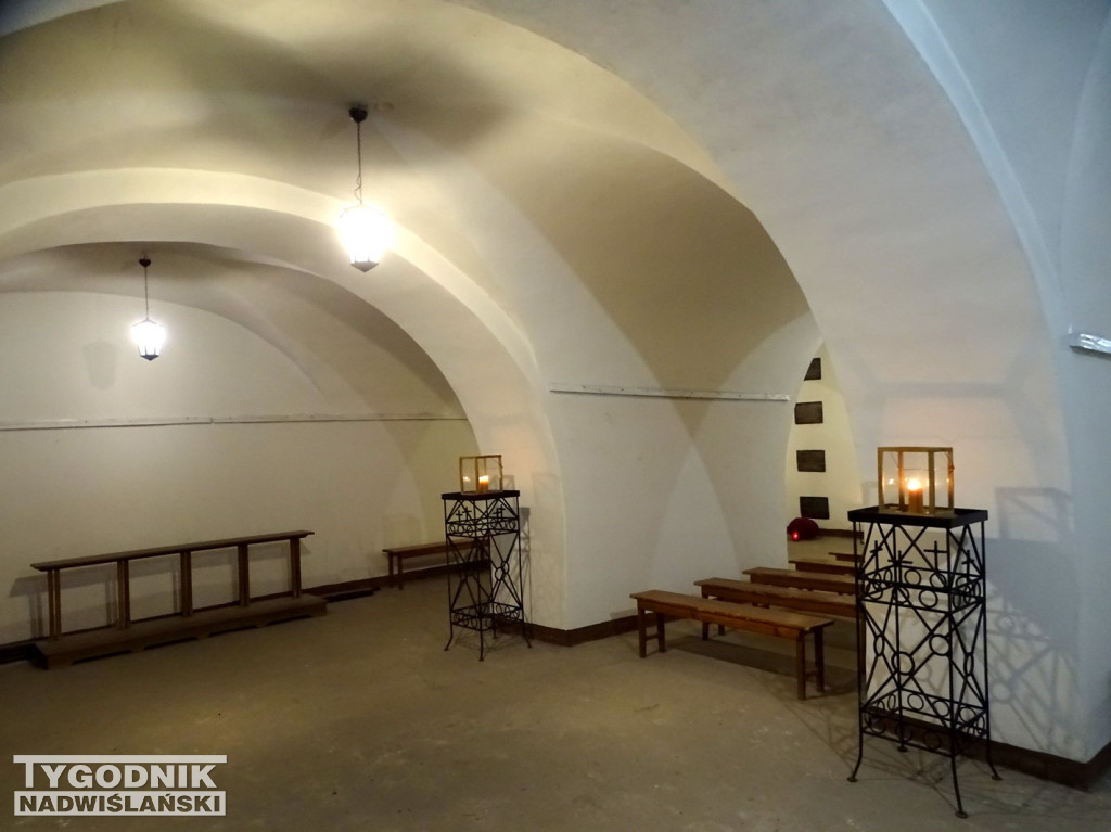 Procesja do krypty Tarnowskich w Tarnobrzegu