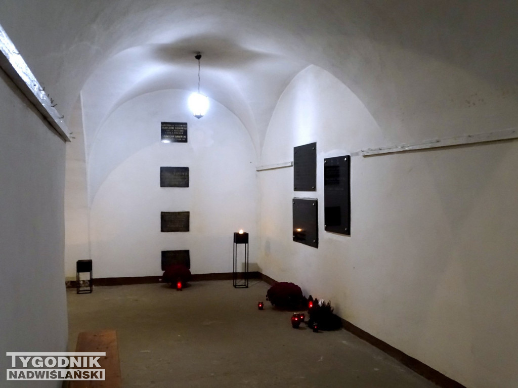 Procesja do krypty Tarnowskich w Tarnobrzegu