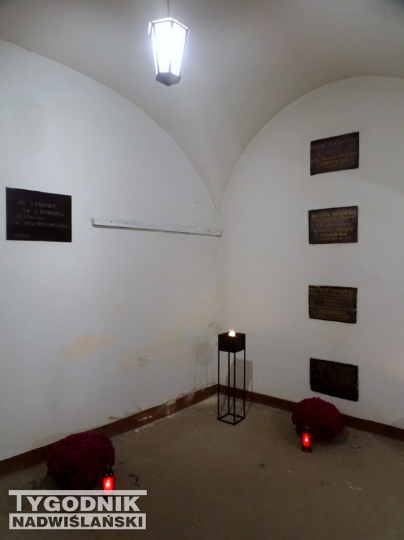 Procesja do krypty Tarnowskich w Tarnobrzegu