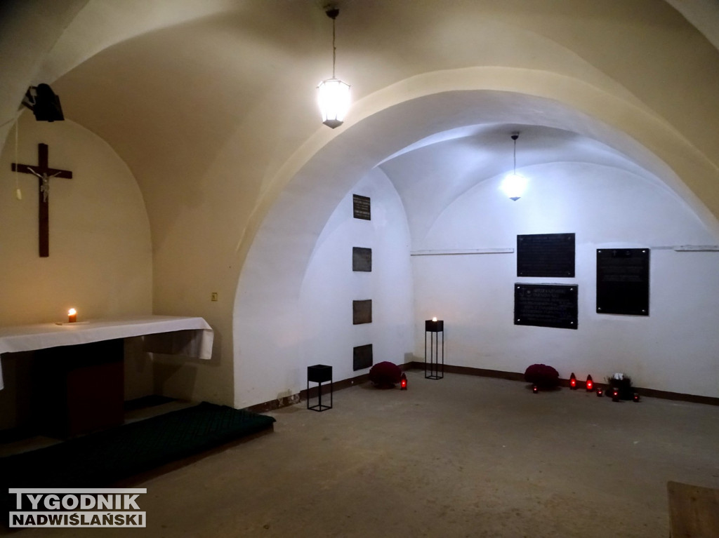 Procesja do krypty Tarnowskich w Tarnobrzegu