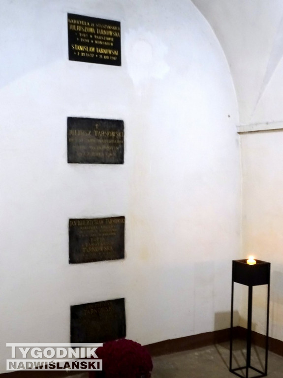 Procesja do krypty Tarnowskich w Tarnobrzegu