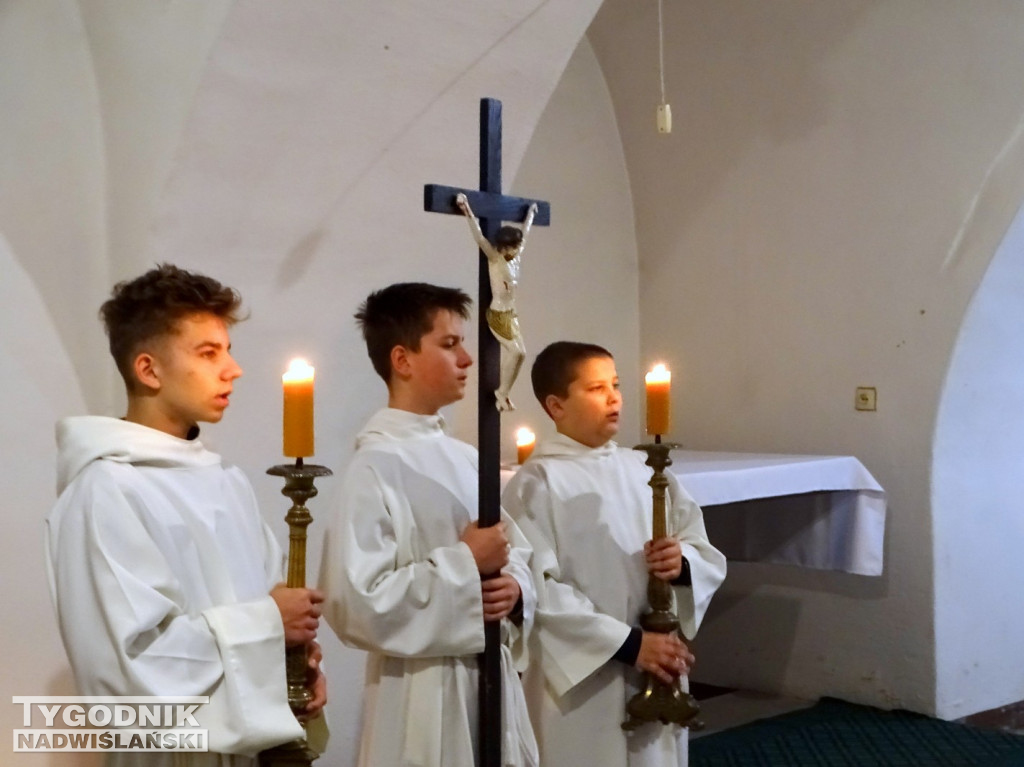 Procesja do krypty Tarnowskich w Tarnobrzegu