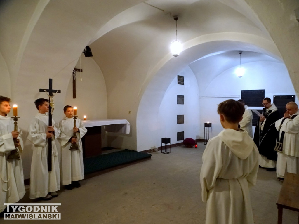 Procesja do krypty Tarnowskich w Tarnobrzegu