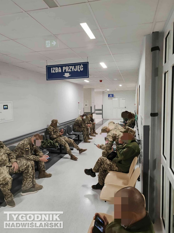 Żołnierze z Ukrainy w szpitalu w Stalowej Woli