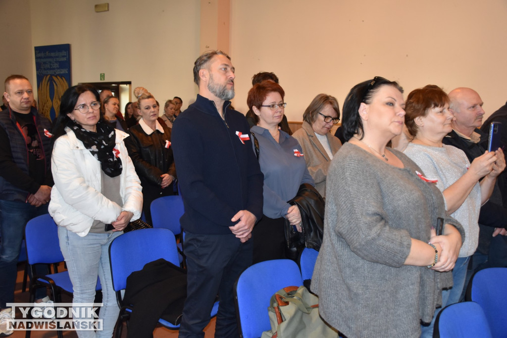 Ślubowanie klas pierwszych w ZSz w Staszowie