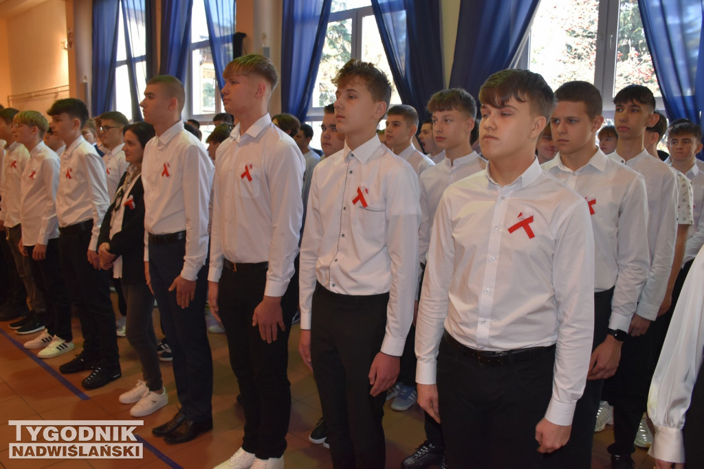 Ślubowanie klas pierwszych w ZSz w Staszowie