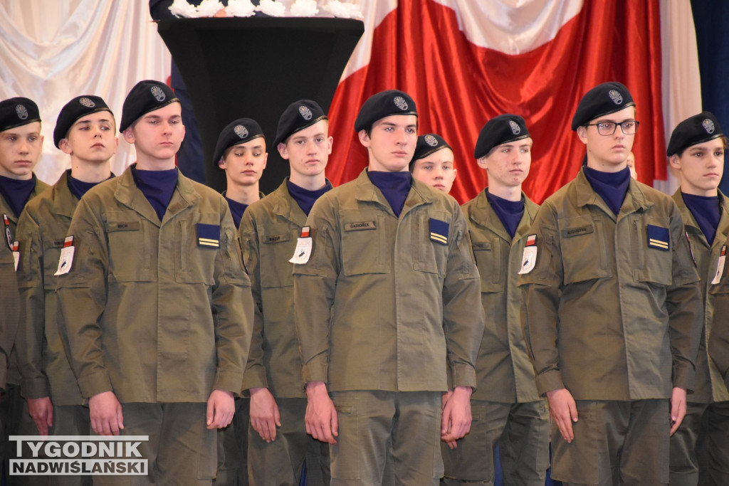 Ślubowanie klas pierwszych w ZSz w Staszowie