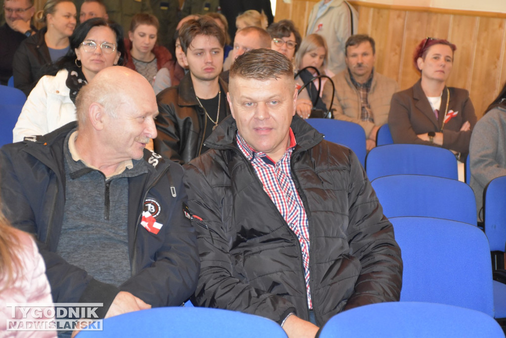 Ślubowanie klas pierwszych w ZSz w Staszowie