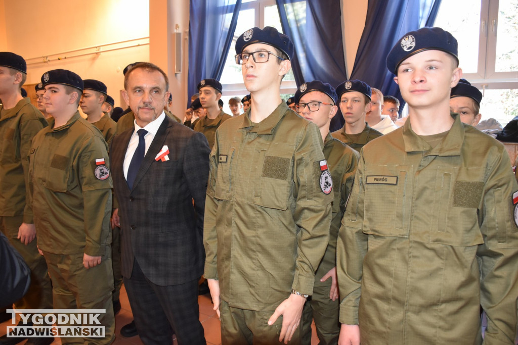 Ślubowanie klas pierwszych w ZSz w Staszowie