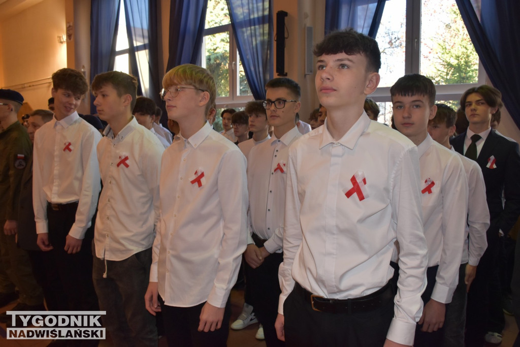 Ślubowanie klas pierwszych w ZSz w Staszowie