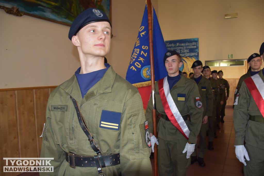 Ślubowanie klas pierwszych w ZSz w Staszowie