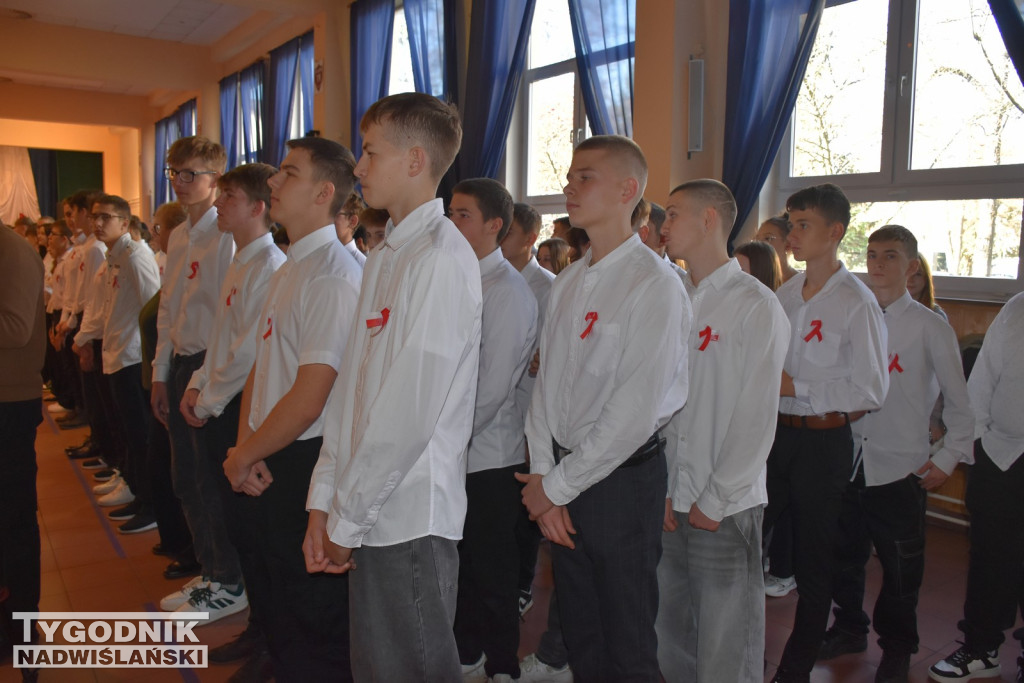 Ślubowanie klas pierwszych w ZSz w Staszowie