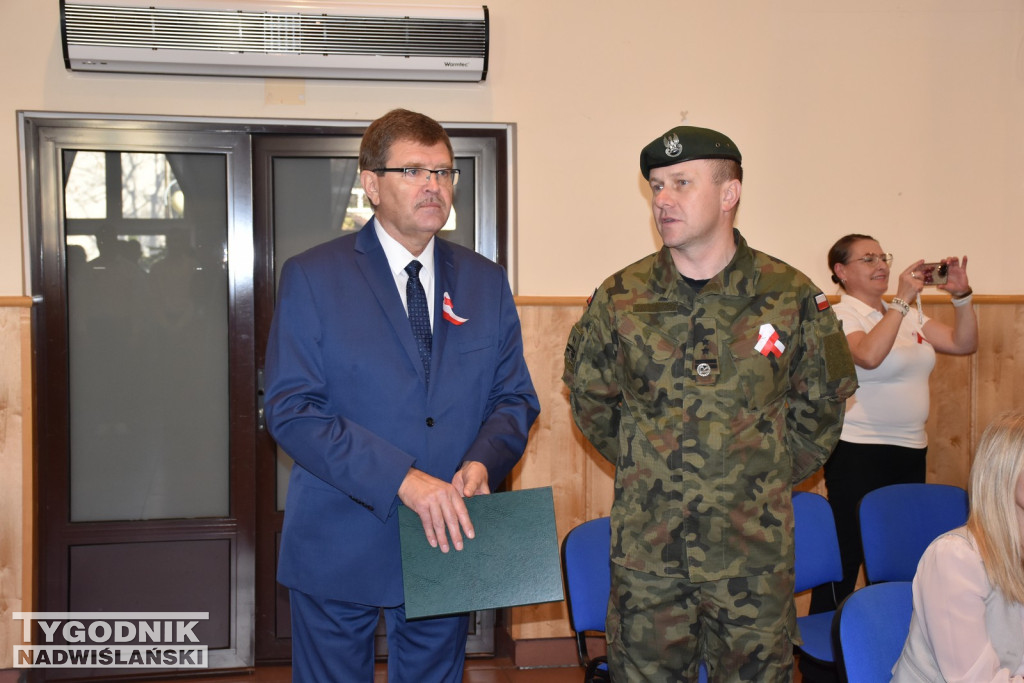 Ślubowanie klas pierwszych w ZSz w Staszowie