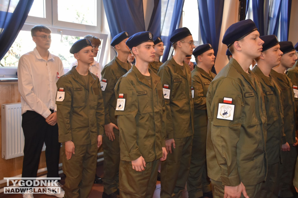 Ślubowanie klas pierwszych w ZSz w Staszowie