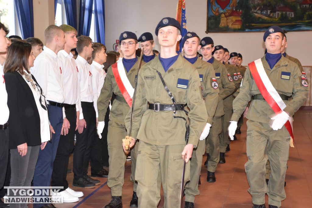 Ślubowanie klas pierwszych w ZSz w Staszowie