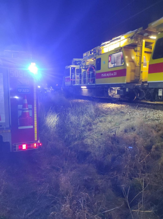 Zderzenie osobówki z pociągiem