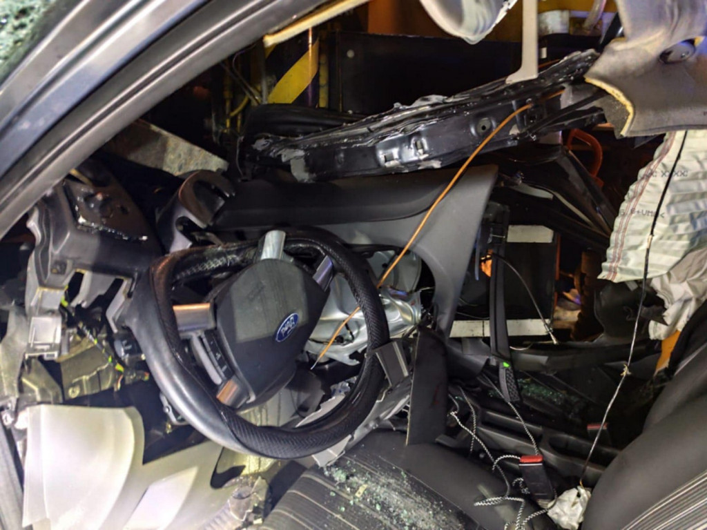 Zderzenie osobówki z pociągiem