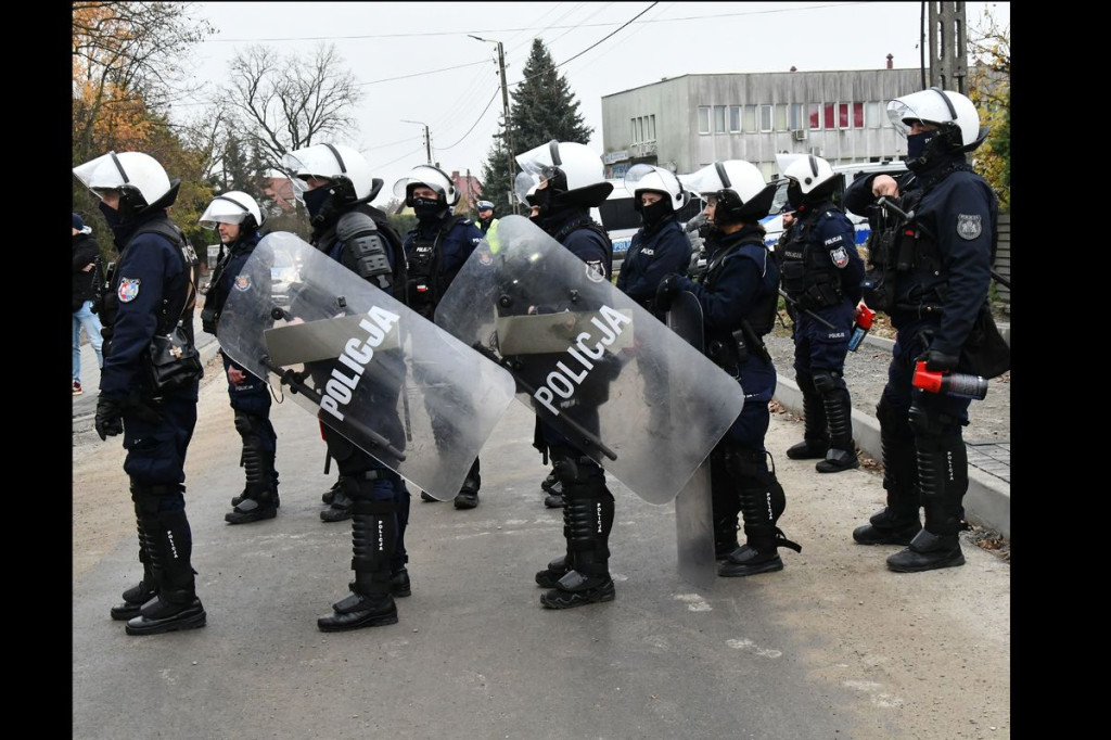 Policja na meczu Stal Gorzyce - Czarni Jasło
