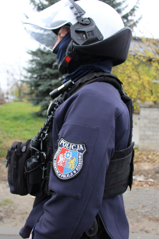 Policja na meczu Stal Gorzyce - Czarni Jasło