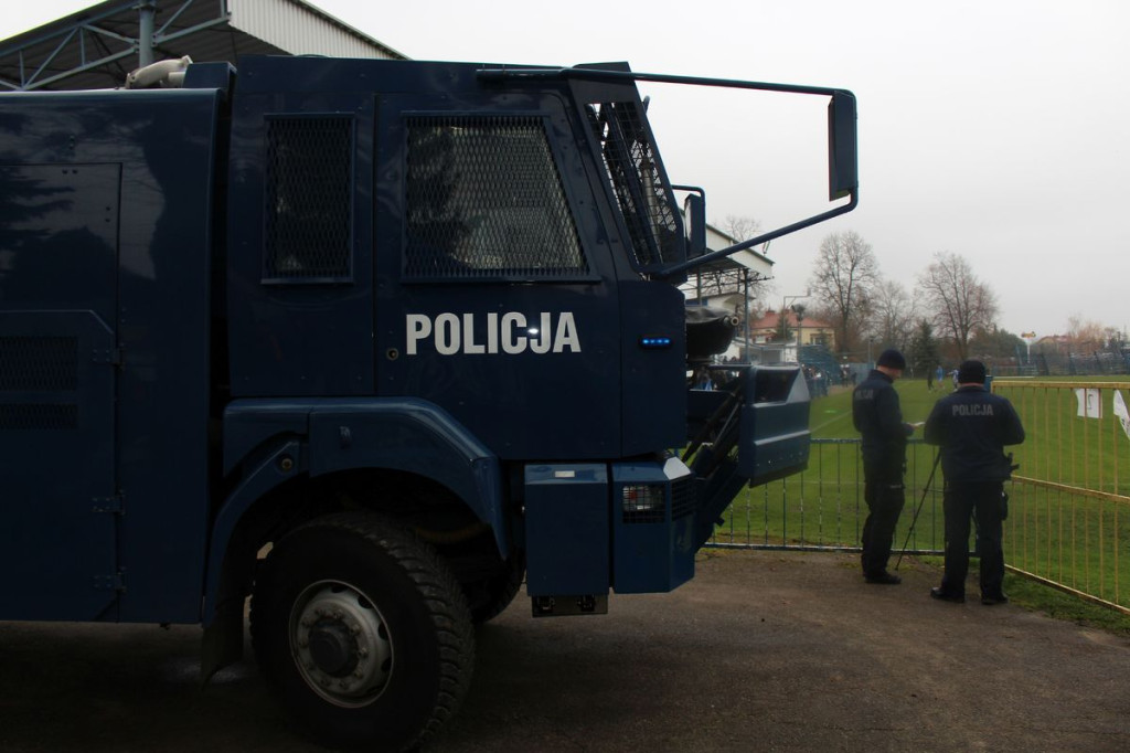 Policja na meczu Stal Gorzyce - Czarni Jasło