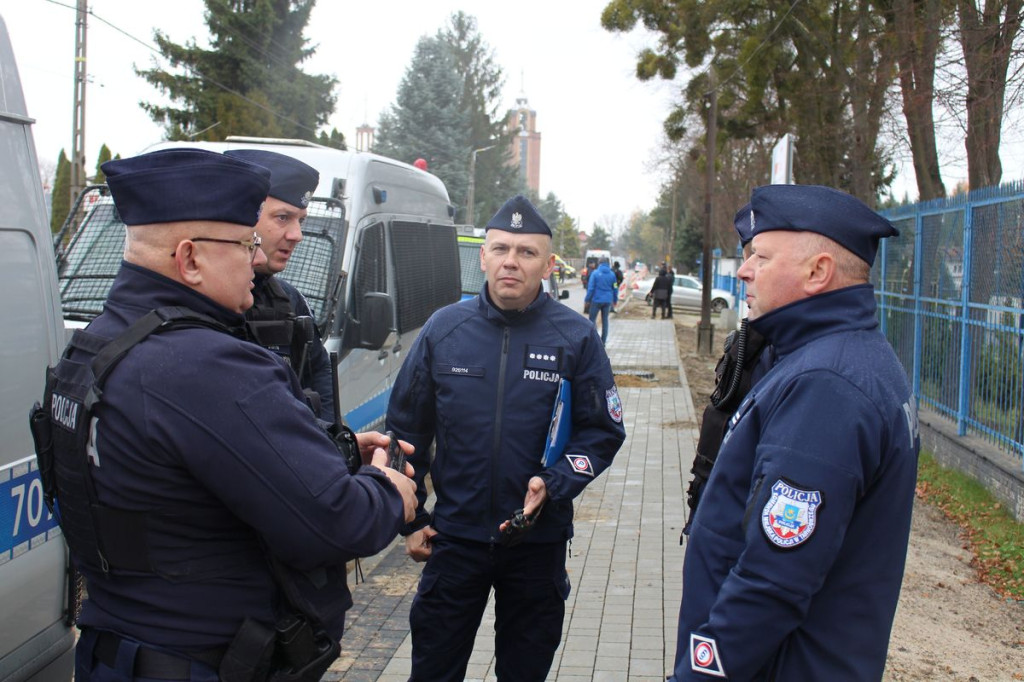 Policja na meczu Stal Gorzyce - Czarni Jasło