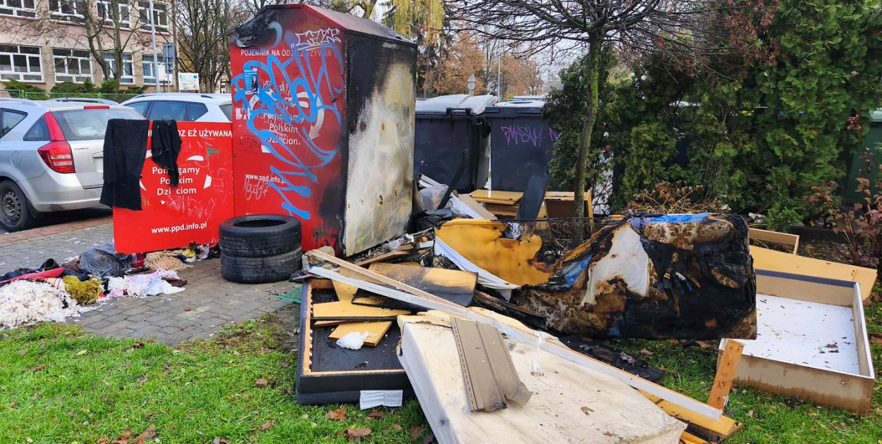 Spalony kontener na odzież w Tarnobrzegu