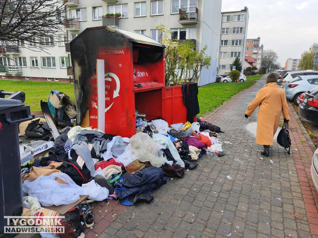 Spalony kontener na odzież w Tarnobrzegu