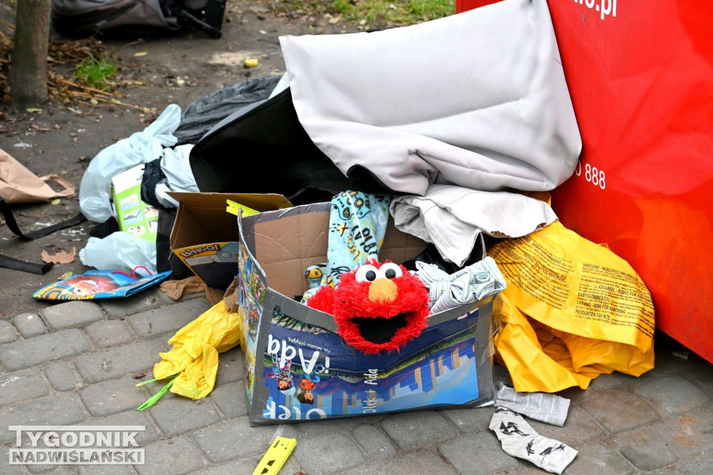 Spalony kontener na odzież w Tarnobrzegu