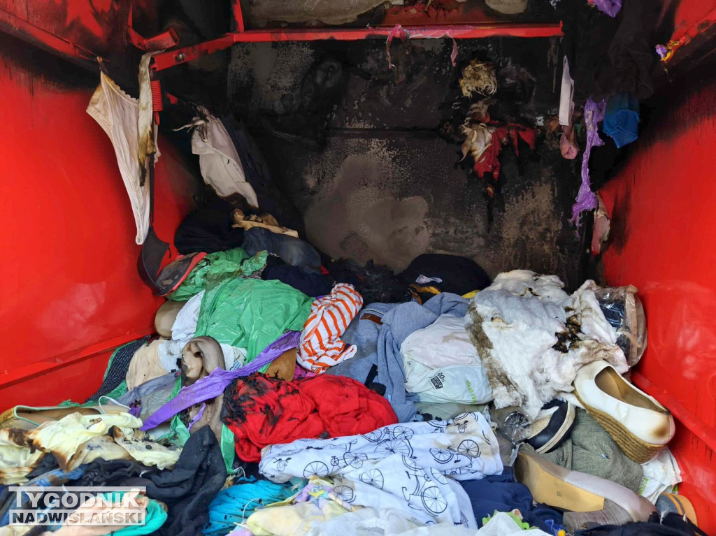 Spalony kontener na odzież w Tarnobrzegu