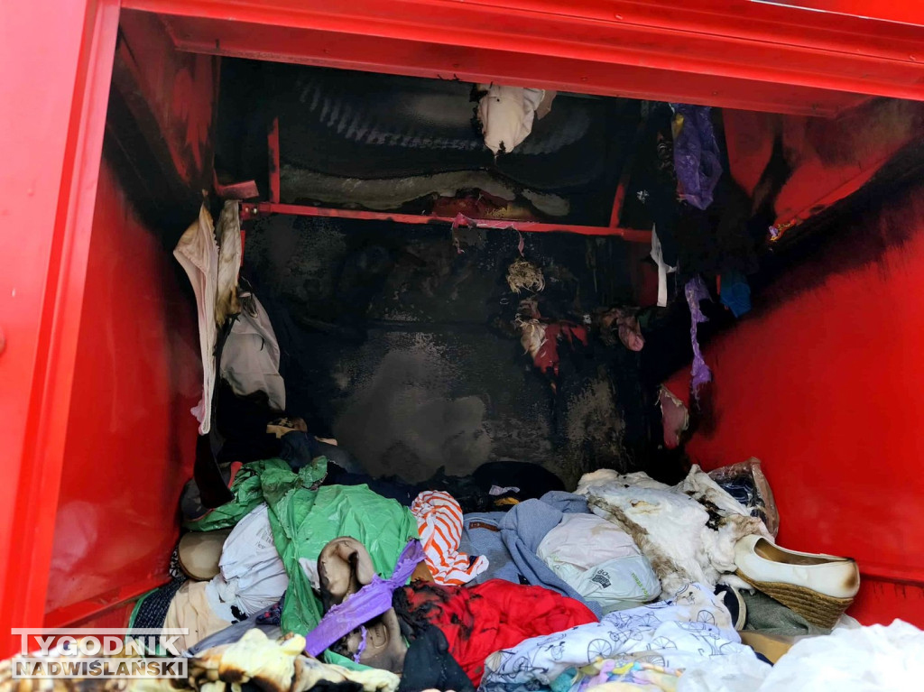 Spalony kontener na odzież w Tarnobrzegu