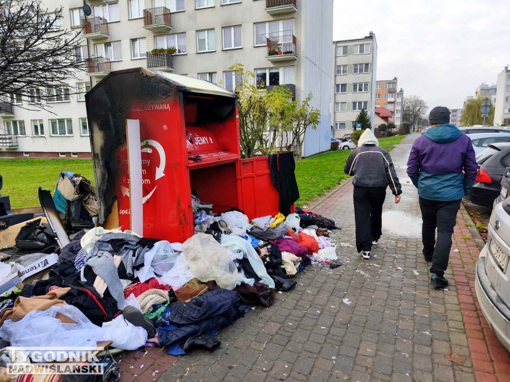 Spalony kontener na odzież w Tarnobrzegu