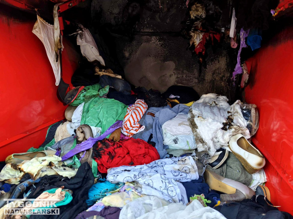 Spalony kontener na odzież w Tarnobrzegu