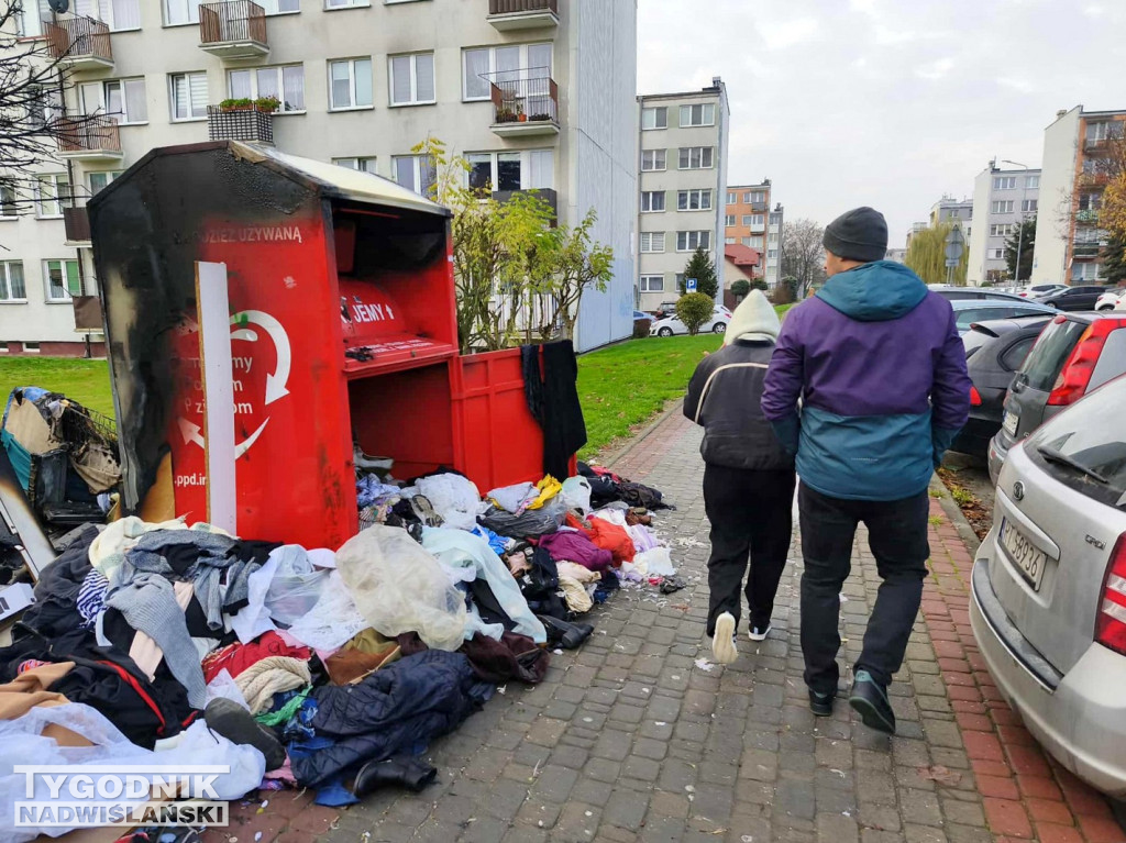 Spalony kontener na odzież w Tarnobrzegu